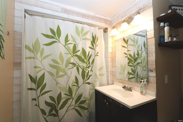 1015 W Battell St, South Bend, IN 46545 - full bathroom featuring vanity and a shower with curtain