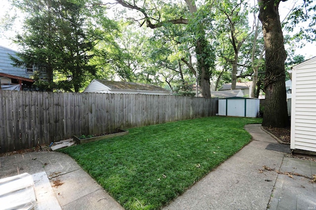 1015 W Battell St, South Bend, IN 46545 - fenced backyard featuring a shed