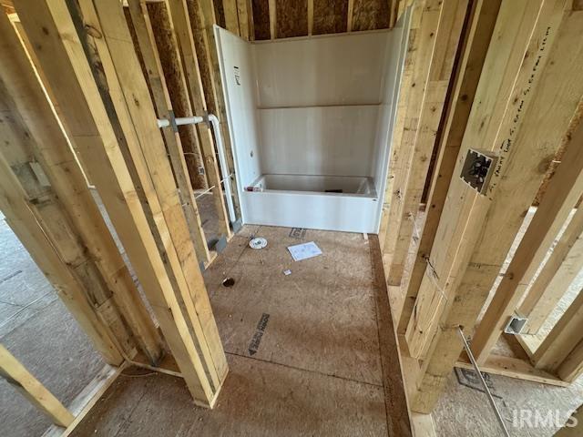 521 W Liberty St, Butler, IN 46721 - view of bathroom