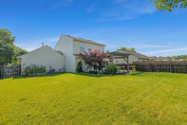 12531 Stoneboro Ct, Fort Wayne, IN 46845 - fenced backyard featuring a pergola