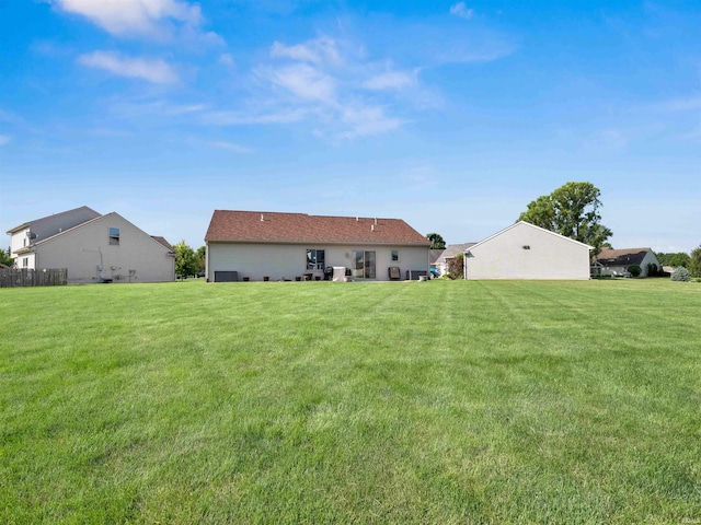 803 Larkwillow Ct, Huntertown, IN 46748 - back of house with a yard