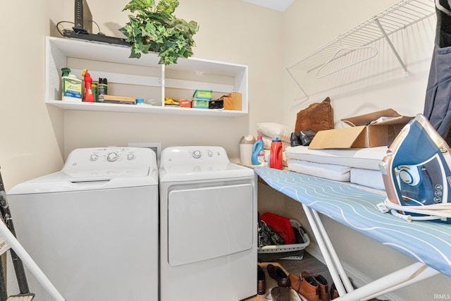 12116 Fazio Dr, Fort Wayne, IN 46818 - laundry room featuring washer and dryer