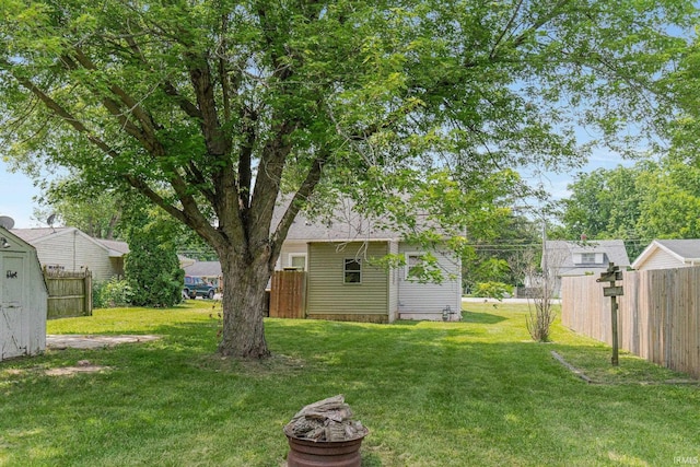 7201 Baer Rd, Fort Wayne, IN 46809 - view of yard