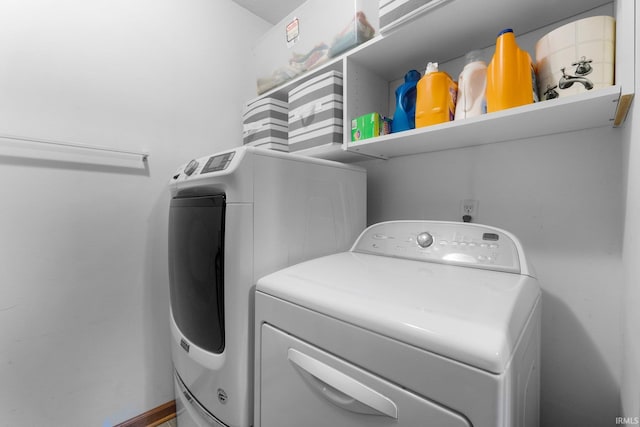 2608 Creeping Phlox Cv, Fort Wayne, IN 46818 - laundry area featuring separate washer and dryer
