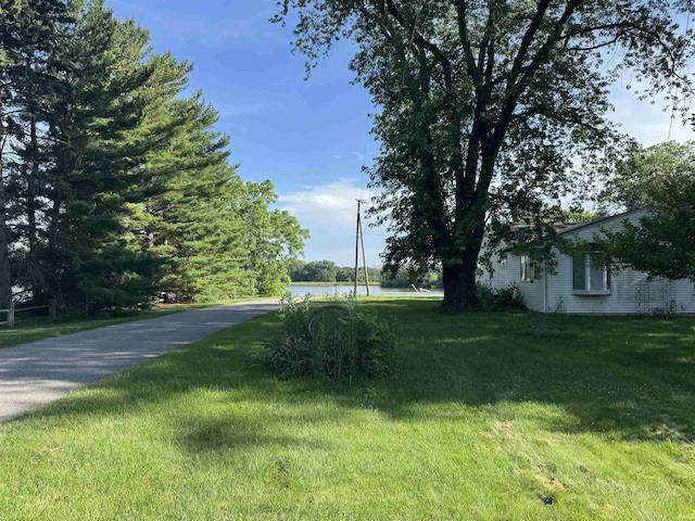 9924 Washington St, Leo, IN 46765 - view of grassy yard with a water view