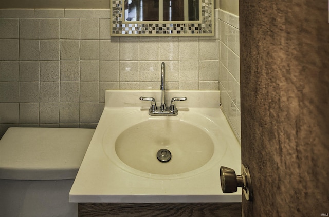 420 E Cedar Canyons Rd, Huntertown, IN 46748 - bathroom with vanity