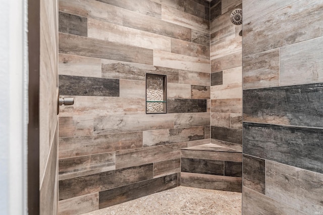 8622 Alamasa Pl, Fort Wayne, IN 46835 - full bathroom featuring a tile shower