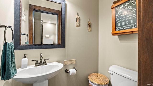 9345 Notestine Rd, Fort Wayne, IN 46835 - half bath featuring a sink and toilet