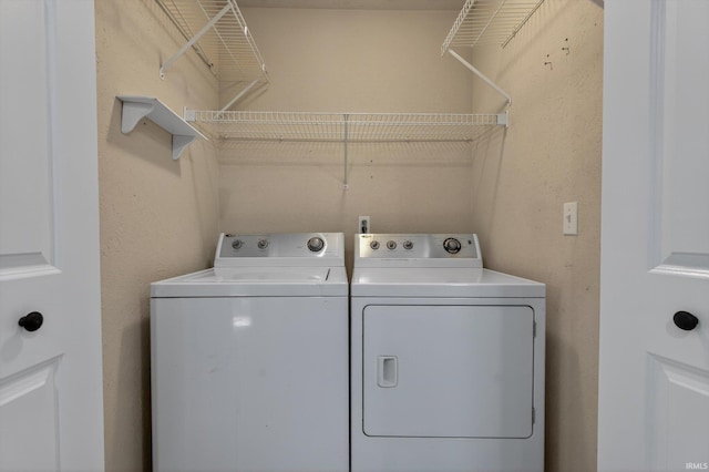51613 Emmons Rd, South Bend, IN 46637 - laundry area with washing machine and clothes dryer