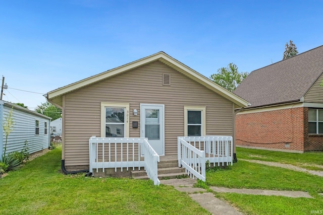 3014 Drexel Ave, Fort Wayne, IN 46806 - view of front of house with a front yard