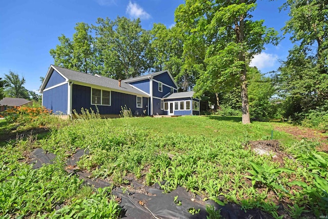 9818 Houndshill Pl, Fort Wayne, IN 46804 - view of front of house featuring a front yard