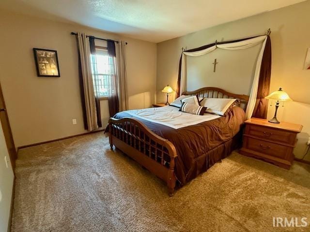 9910 Quachita Ct, Fort Wayne, IN 46804 - bedroom with light carpet and baseboards