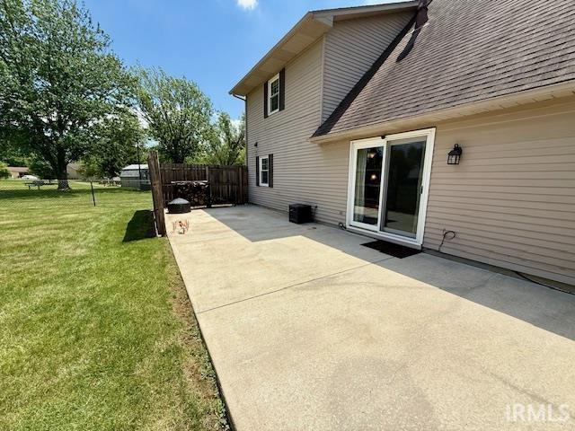 9910 Quachita Ct, Fort Wayne, IN 46804 - view of patio / terrace
