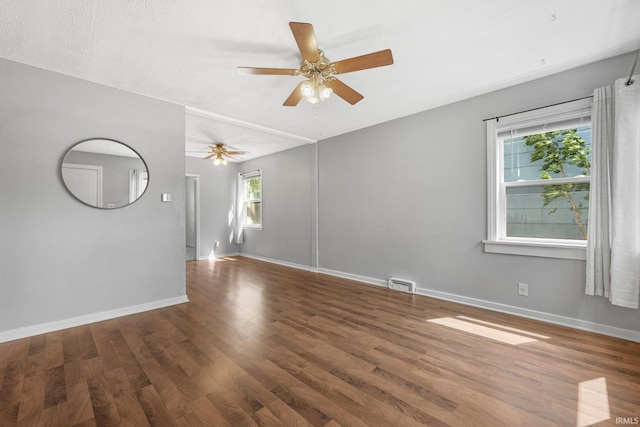 638 W 4th St, Fort Wayne, IN 46808 - unfurnished room with wood finished floors and ceiling fan