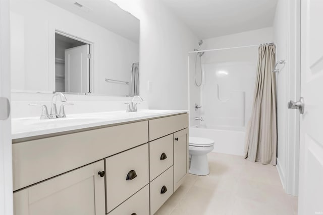 5355 Bloomsbury Ct, Newburgh, IN 47630 - full bath featuring double vanity, shower / bath combo, and tile patterned floors