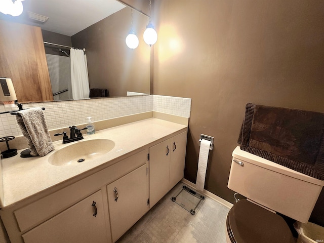 3315 E Paulding Rd, Fort Wayne, IN 46816 - bathroom featuring vanity, decorative backsplash, and a shower with curtain
