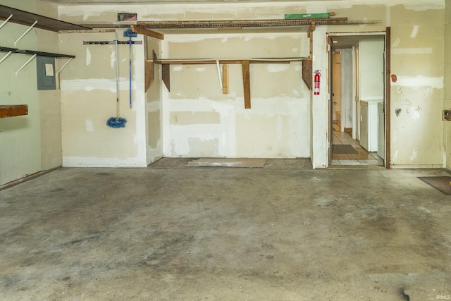 1121 W Grant St, Ellettsville, IN 47429 - garage with washer / dryer