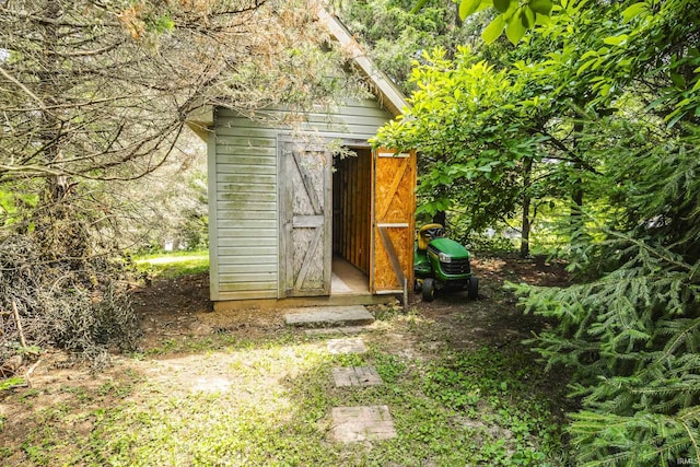 1121 W Grant St, Ellettsville, IN 47429 - view of shed
