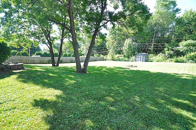 21573 Kern Rd, South Bend, IN 46614 - view of yard featuring a storage shed
