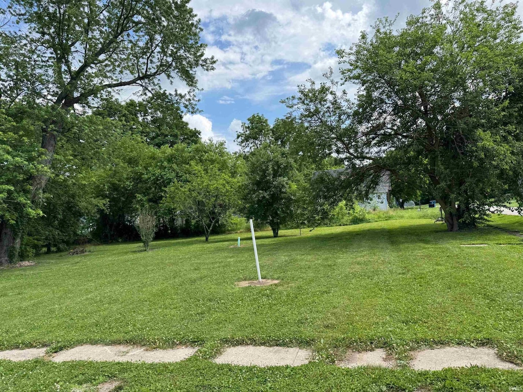 195 W Sycamore St, Macy, IN 46951