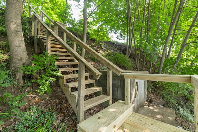 1725 Rainbow Bend Blvd, Elkhart, IN 46514 - deck featuring stairs
