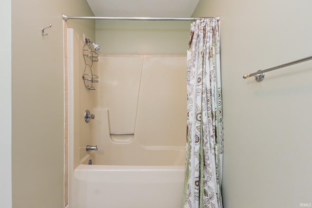 4301 W Friar Dr, Muncie, IN 47304 - full bath featuring shower / bathtub combination with curtain