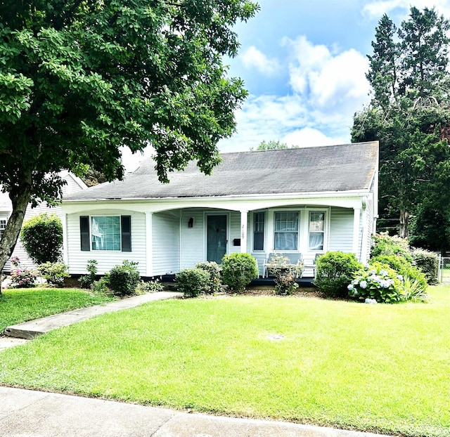 2109 E Gum St, Evansville, IN 47714 - view of front of home featuring a front lawn and covered porch