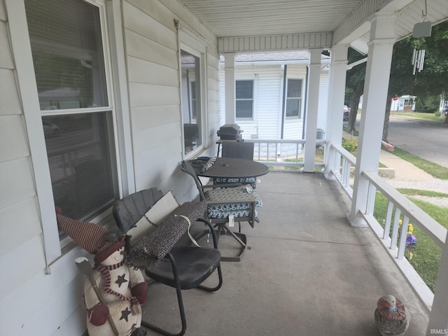 111 W Colfax St, Logansport, IN 46947 - view of covered porch