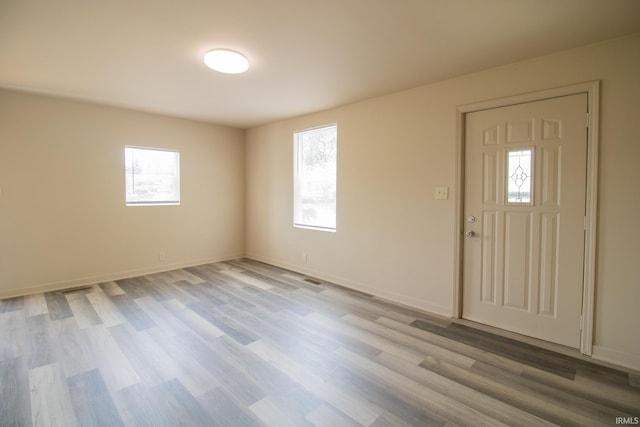 1210 W Hickory St, Union City, IN 47390 - entrance foyer featuring light wood finished floors and baseboards