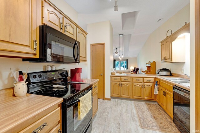 8304 Lamplighter Ct, Fort Wayne, IN 46835