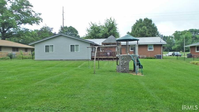 716 Kimmell Rd, Vincennes, IN 47591 - rear view of house with a deck