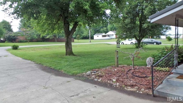 716 Kimmell Rd, Vincennes, IN 47591 - view of green lawn