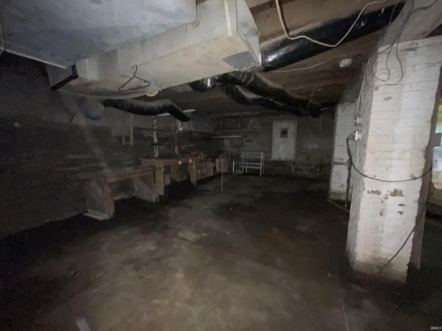 2812 Oliver Rd, Mount Vernon, IN 47620 - below grade area featuring crawl space