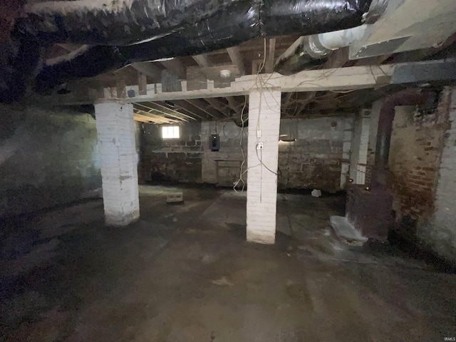 2812 Oliver Rd, Mount Vernon, IN 47620 - view of below grade area