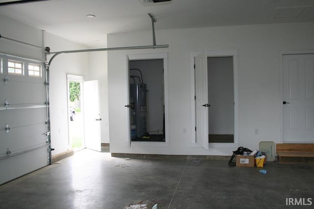 1001 E Clinton St, Frankfort, IN 46041 - garage featuring electric water heater