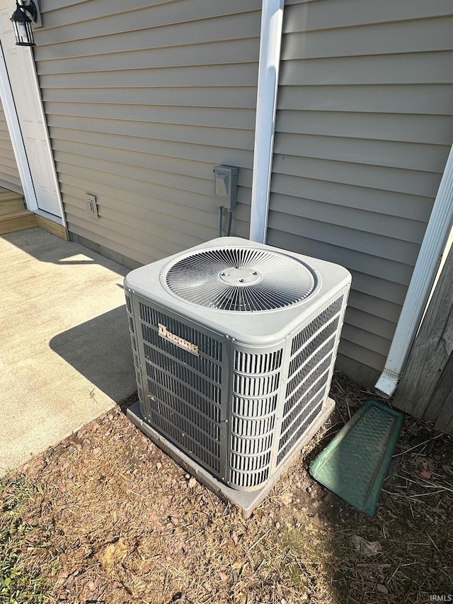 914 Braxton Dr N, Lafayette, IN 47909 - exterior view of a central air condition unit