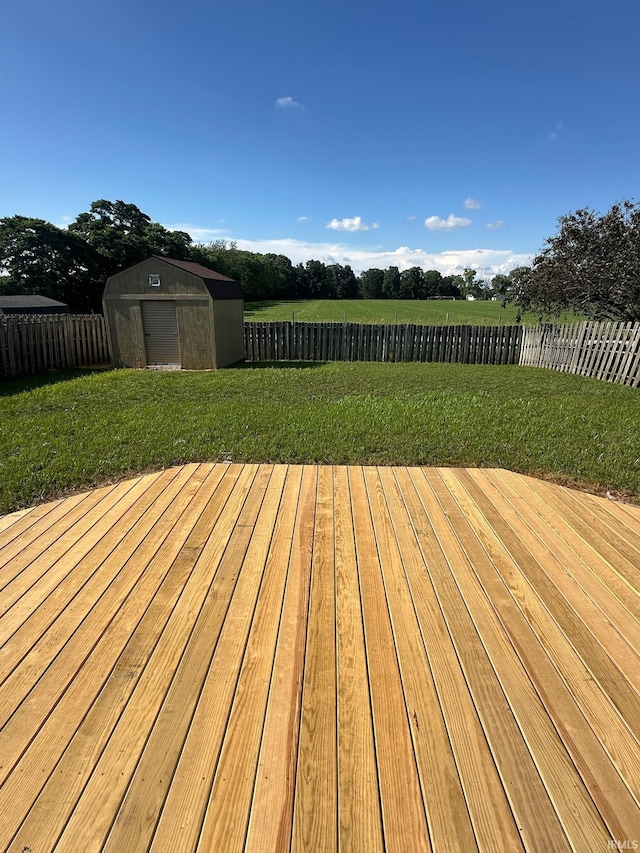 914 Braxton Dr N, Lafayette, IN 47909 - deck featuring a storage unit and a fenced backyard