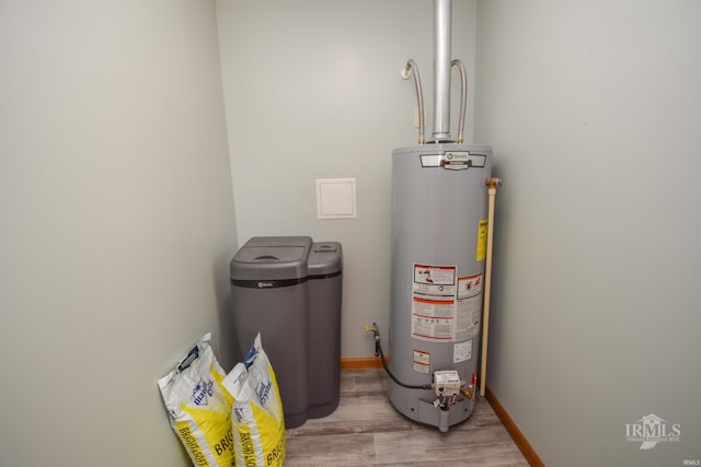 475 Gillcrest Dr, Albany, IN 47320 - utility room with water heater