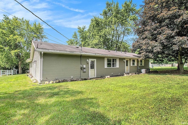 18055 Thomas Ln, Goshen, IN 46528 - back of house featuring entry steps