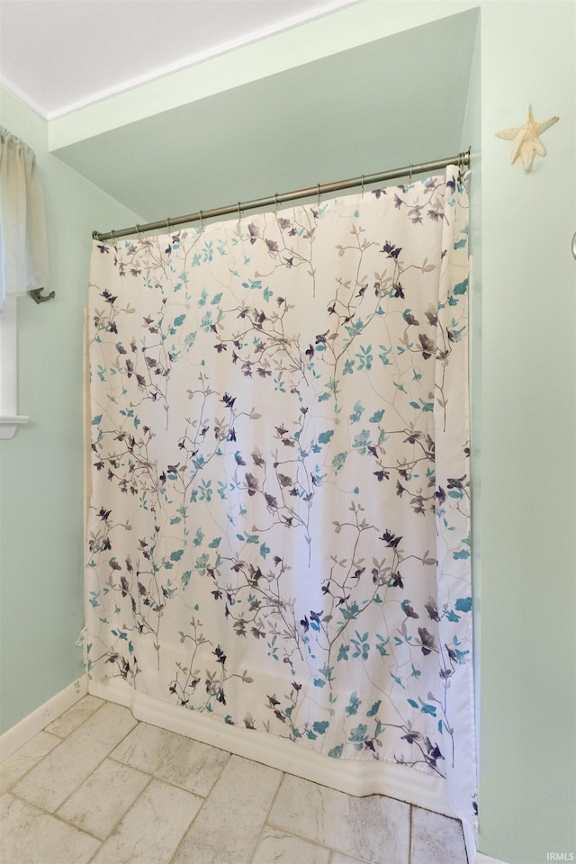 3617 Kirkfield Dr, Fort Wayne, IN 46815 - bathroom with baseboards