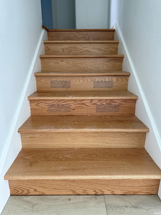 1417 E Clairmont Pl, Bloomington, IN 47401 - view of stairs