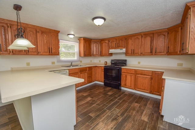 4044 S Younkin Dr, Redkey, IN 47373 - kitchen featuring black / electric stove, under cabinet range hood, a peninsula, dark wood finished floors, and a textured ceiling