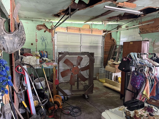 S Main St, Bicknell, IN 47512 - view of garage