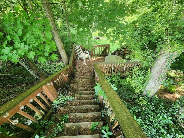 6970 S Maple St, Marion, IN 46953 - view of staircase