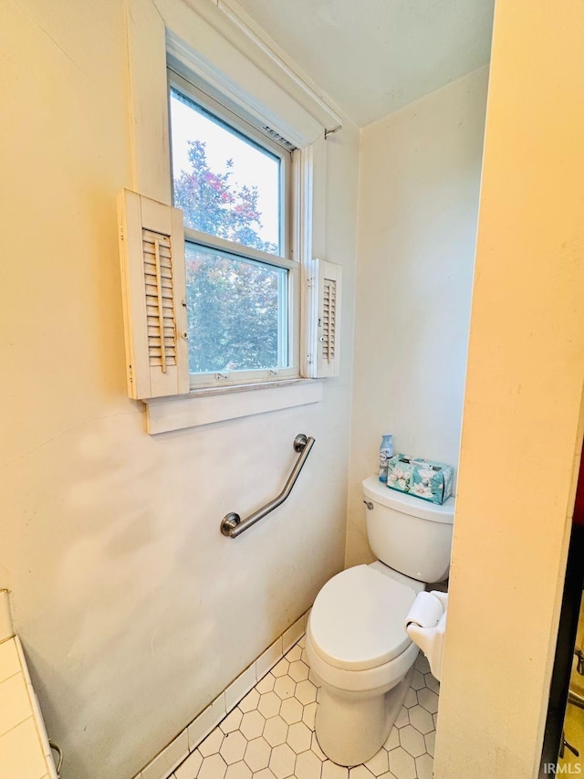 1028 N Wabash Ave, Marion, IN 46952 - bathroom featuring toilet