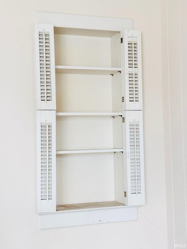 1028 N Wabash Ave, Marion, IN 46952 - view of closet