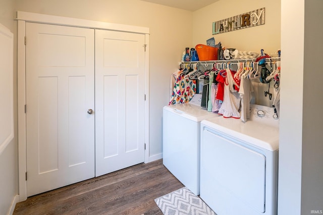 4555 E State Road 66, Cannelton, IN 47520 - laundry room featuring independent washer and dryer and dark wood-style floors
