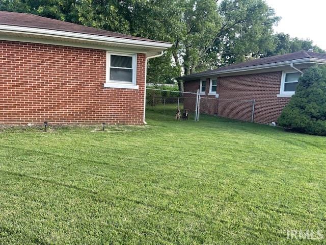 928 E Sherman St, Mount Vernon, IN 47620 - view of yard