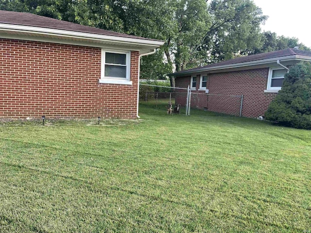 928 E Sherman St, Mount Vernon, IN 47620 - view of yard