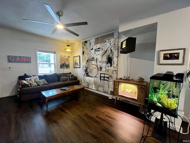 1326 W Main St, Fort Wayne, IN 46808 - living area with wood finished floors and a ceiling fan